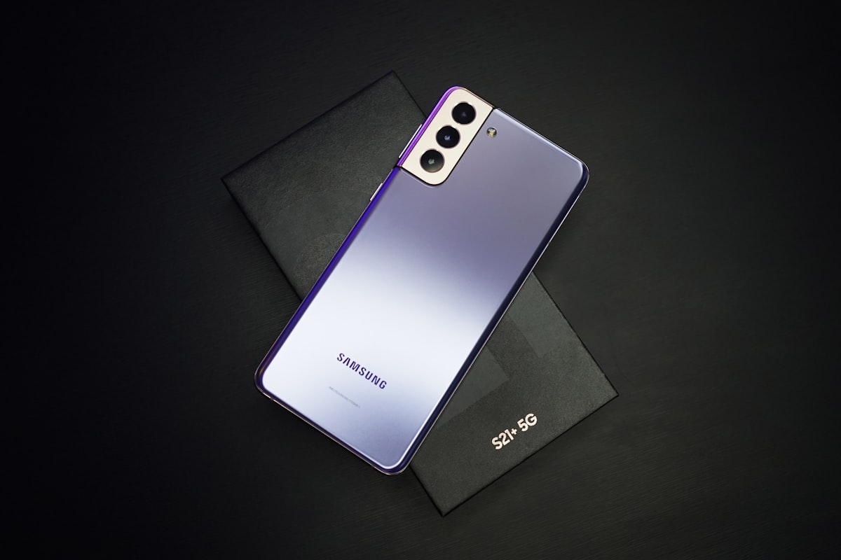 مقارنة عمالقة الهواتف: Galaxy S25 Ultra ضد أقوى هواتف الأندرويد في العالم