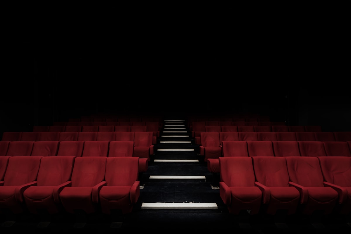 كواليس تصوير الخدع السينمائية الكلاسيكية قبل ظهور المؤثرات الرقمية (CGI)